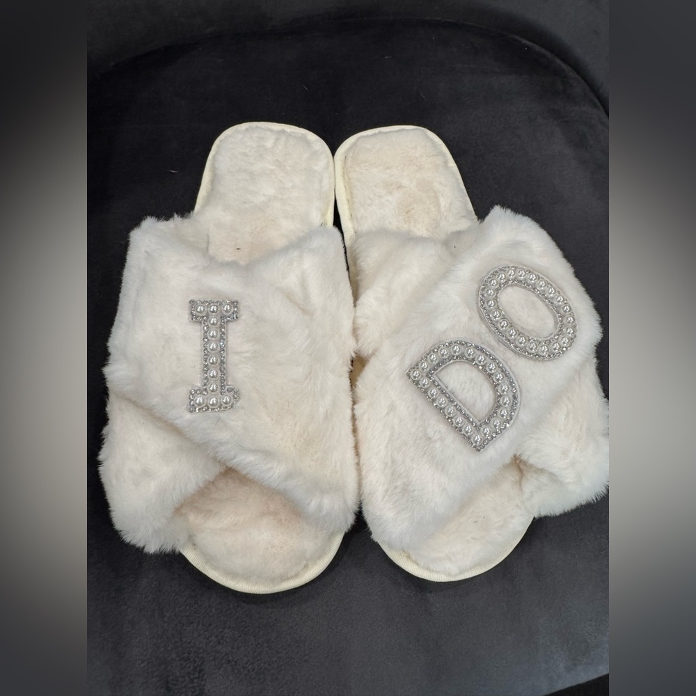 Bridal White Faux Fur Slippers with Pearl Embellishments - I Do